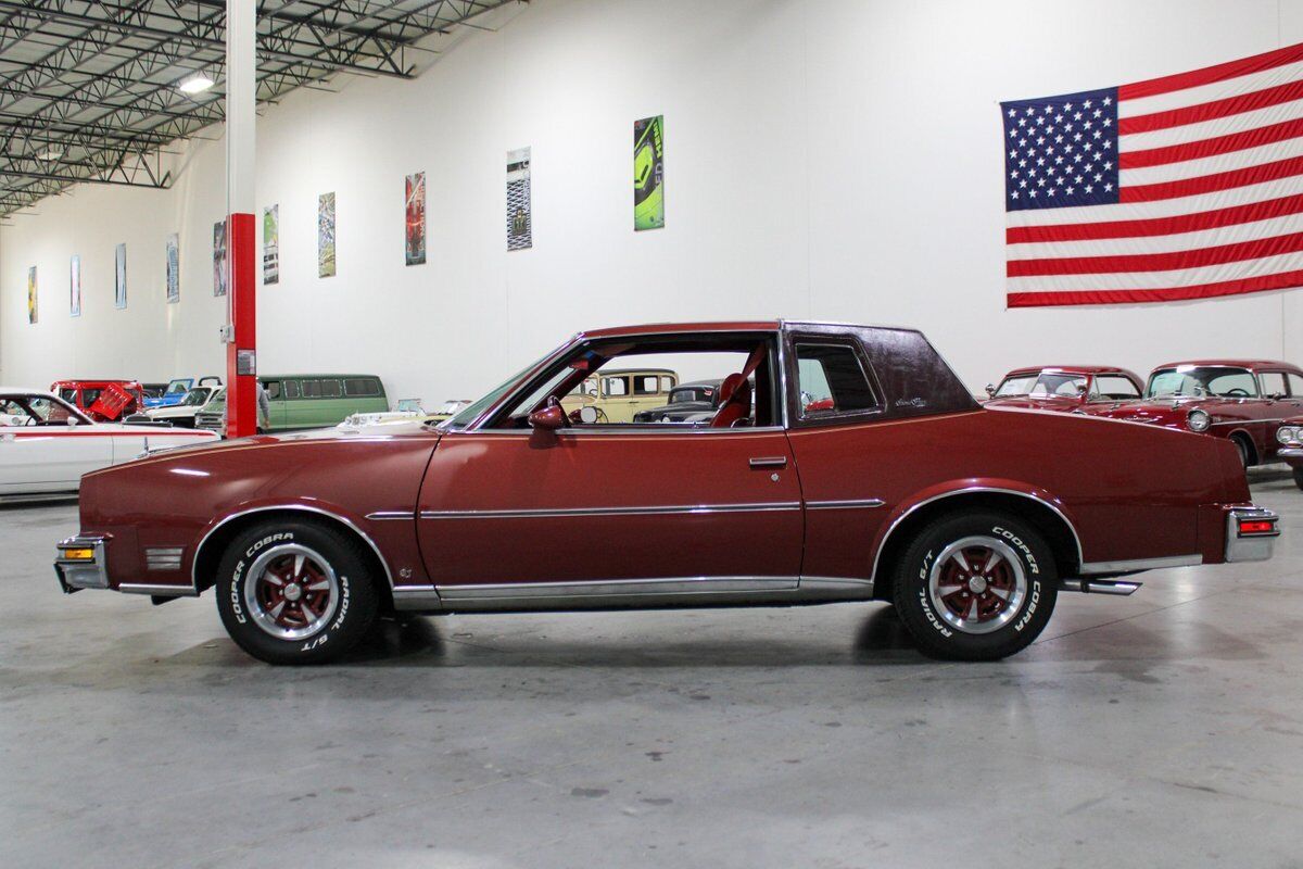 Pontiac-Grand-Prix-Coupe-1978-1