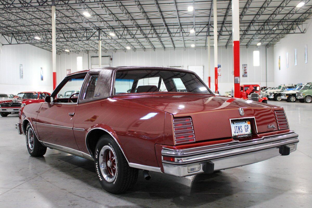 Pontiac-Grand-Prix-Coupe-1978-2