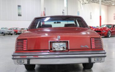 Pontiac-Grand-Prix-Coupe-1978-3