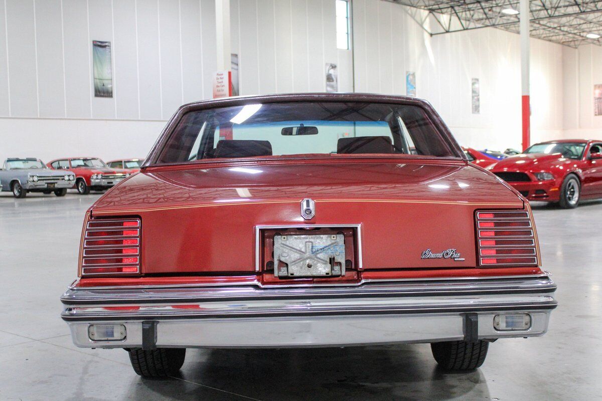 Pontiac-Grand-Prix-Coupe-1978-3