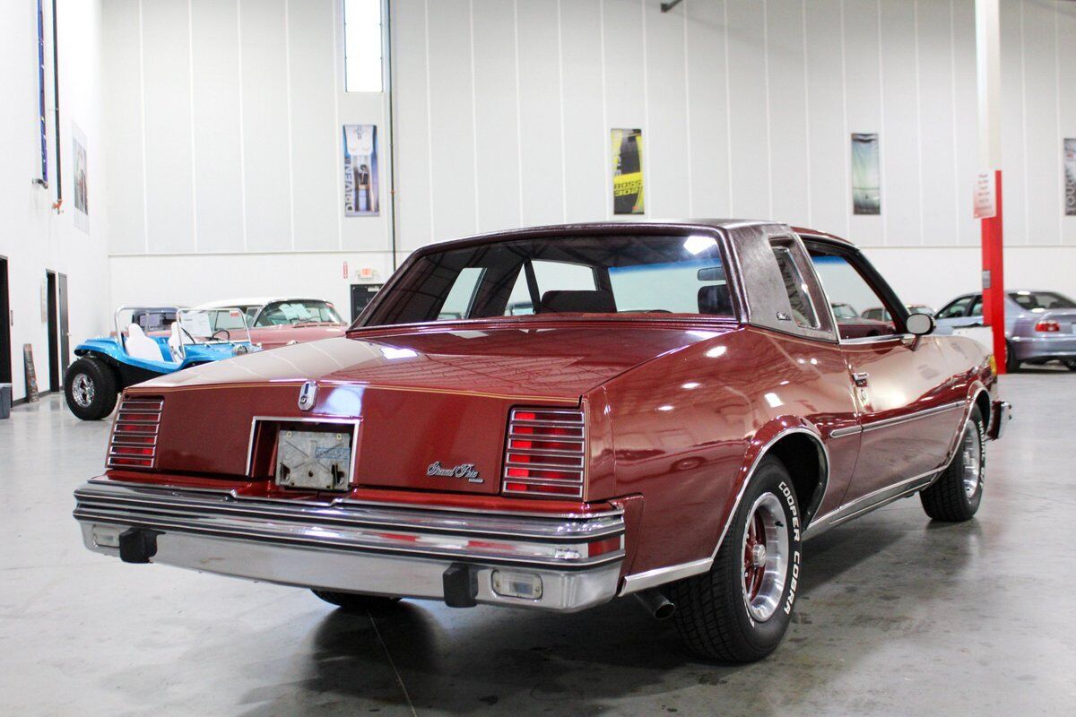 Pontiac-Grand-Prix-Coupe-1978-4