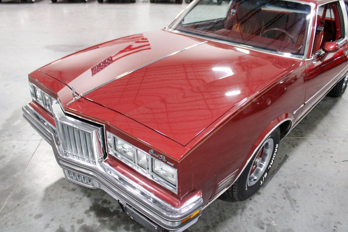 Pontiac-Grand-Prix-Coupe-1978-8