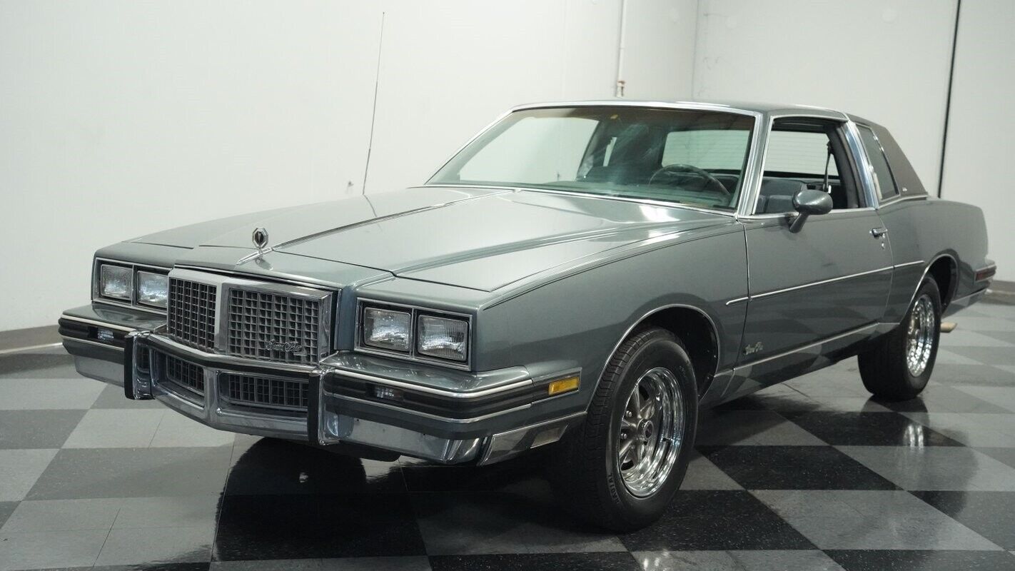 Pontiac-Grand-Prix-Coupe-1985-5