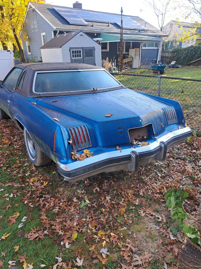 Pontiac-Grand-prix-1976-4