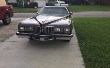 Pontiac-Grand-prix-1977-12