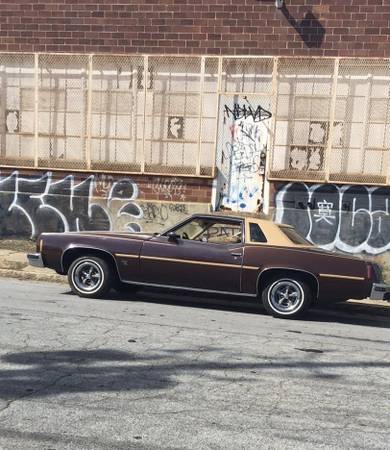 Pontiac-Grand-prix-1977-5