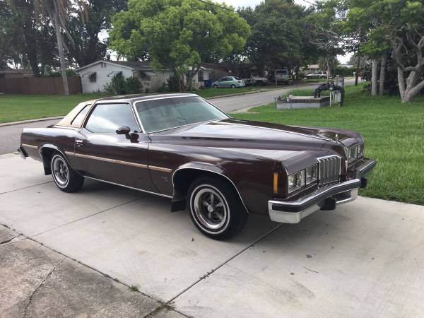 Pontiac-Grand-prix-1977-8