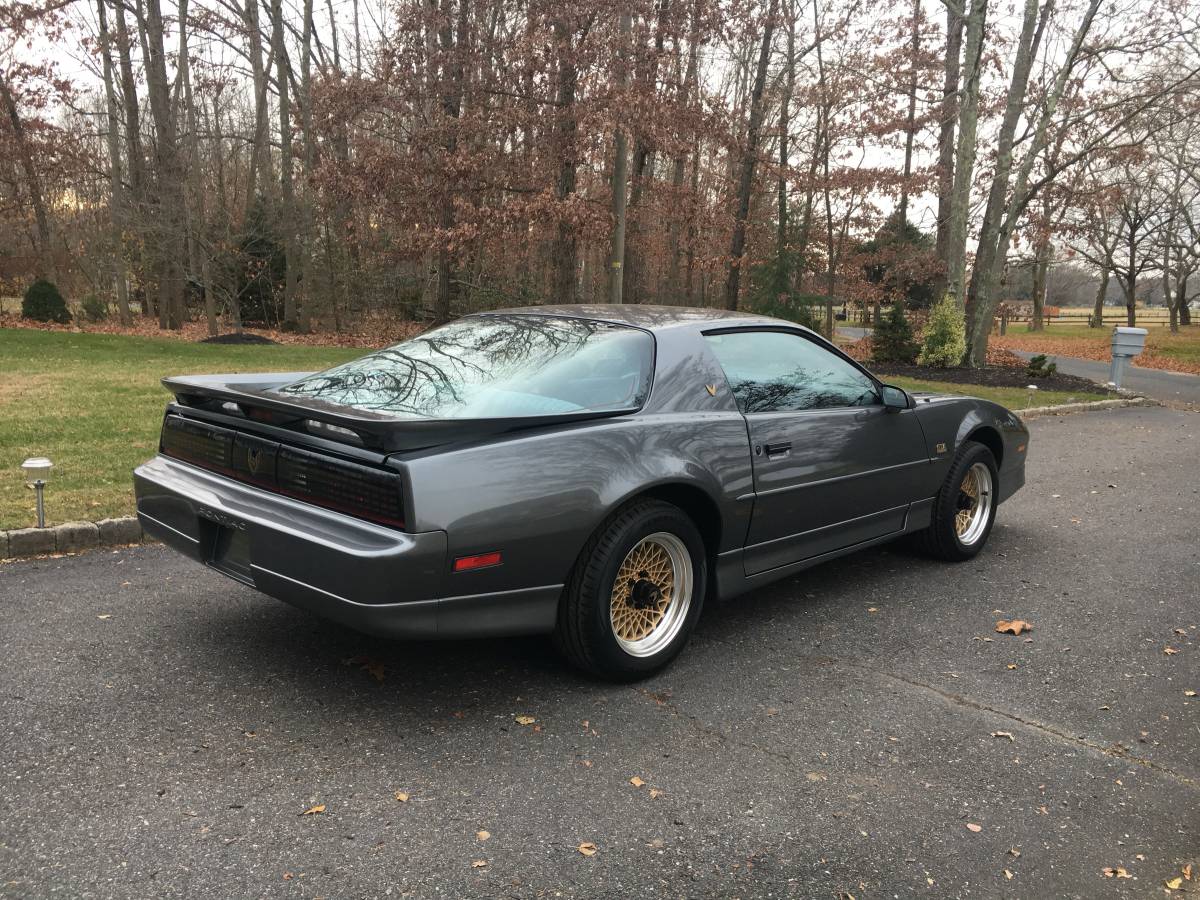 Pontiac-Gta-trans-am-1987-4