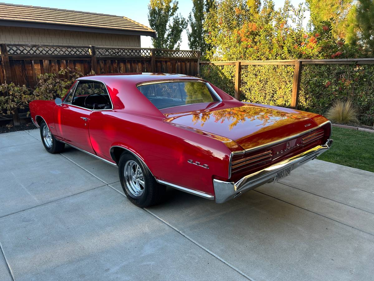 Pontiac-Gto-1966-1