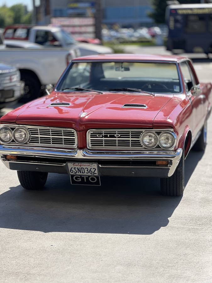 Pontiac-Lemans-gto-1964