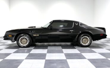 Pontiac-Trans-Am-Coupe-1977-3