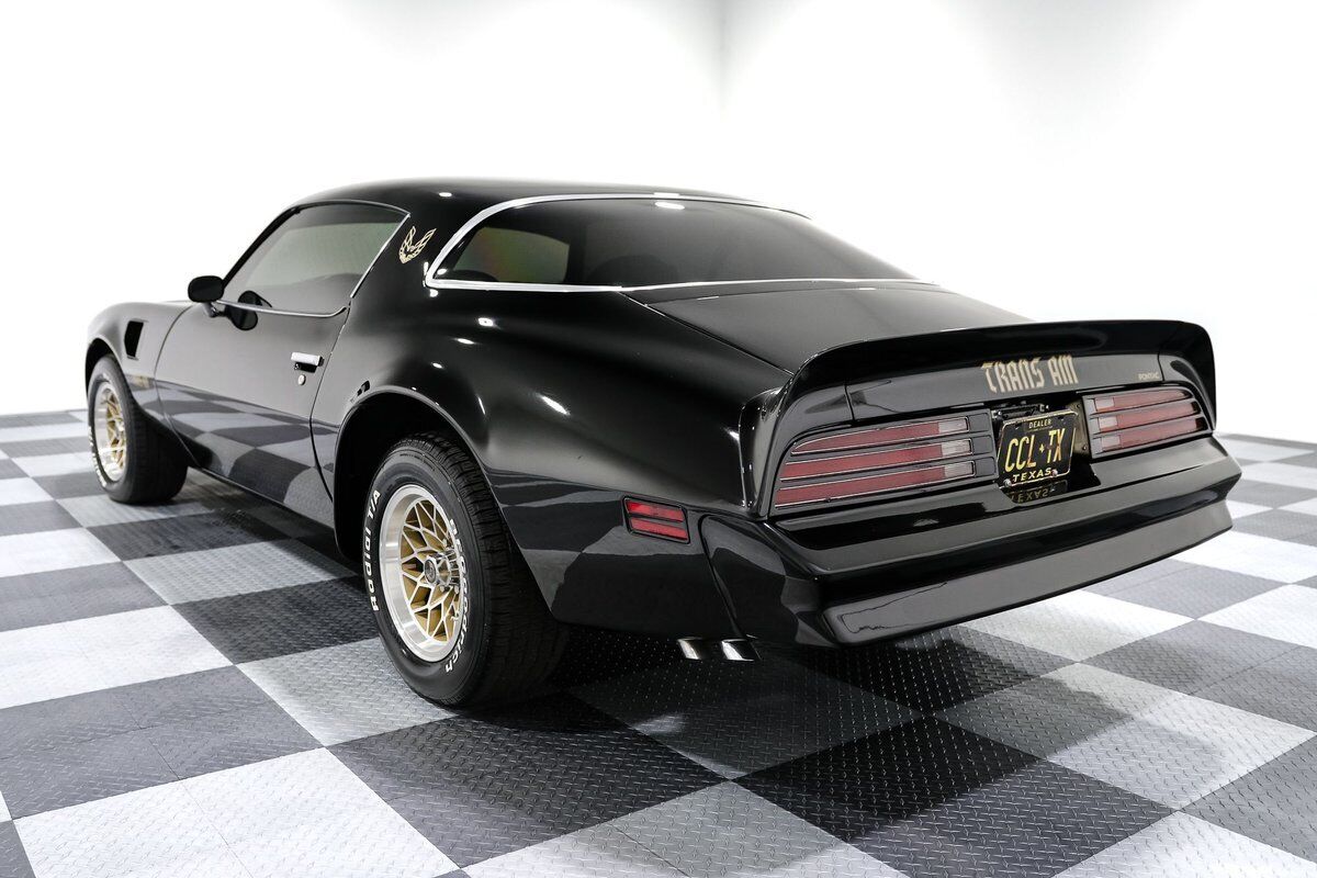 Pontiac-Trans-Am-Coupe-1977-4