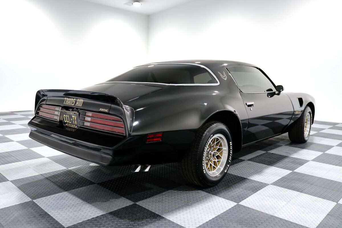 Pontiac-Trans-Am-Coupe-1977-6