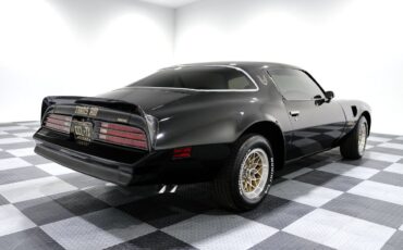 Pontiac-Trans-Am-Coupe-1977-6