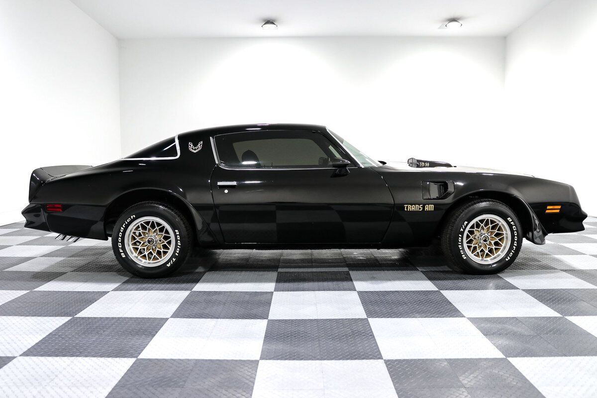 Pontiac-Trans-Am-Coupe-1977-7