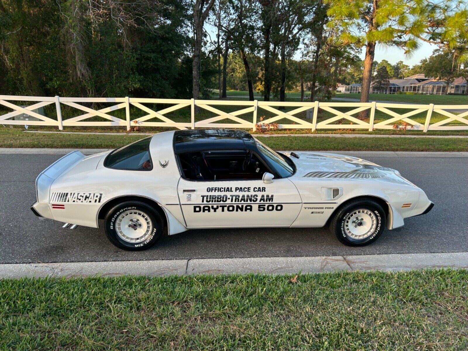 Pontiac-Trans-Am-Coupe-1981-21