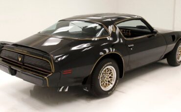 Pontiac-Trans-Am-Coupe-1981-4