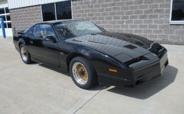 Pontiac-Trans-Am-GTA-1990-1