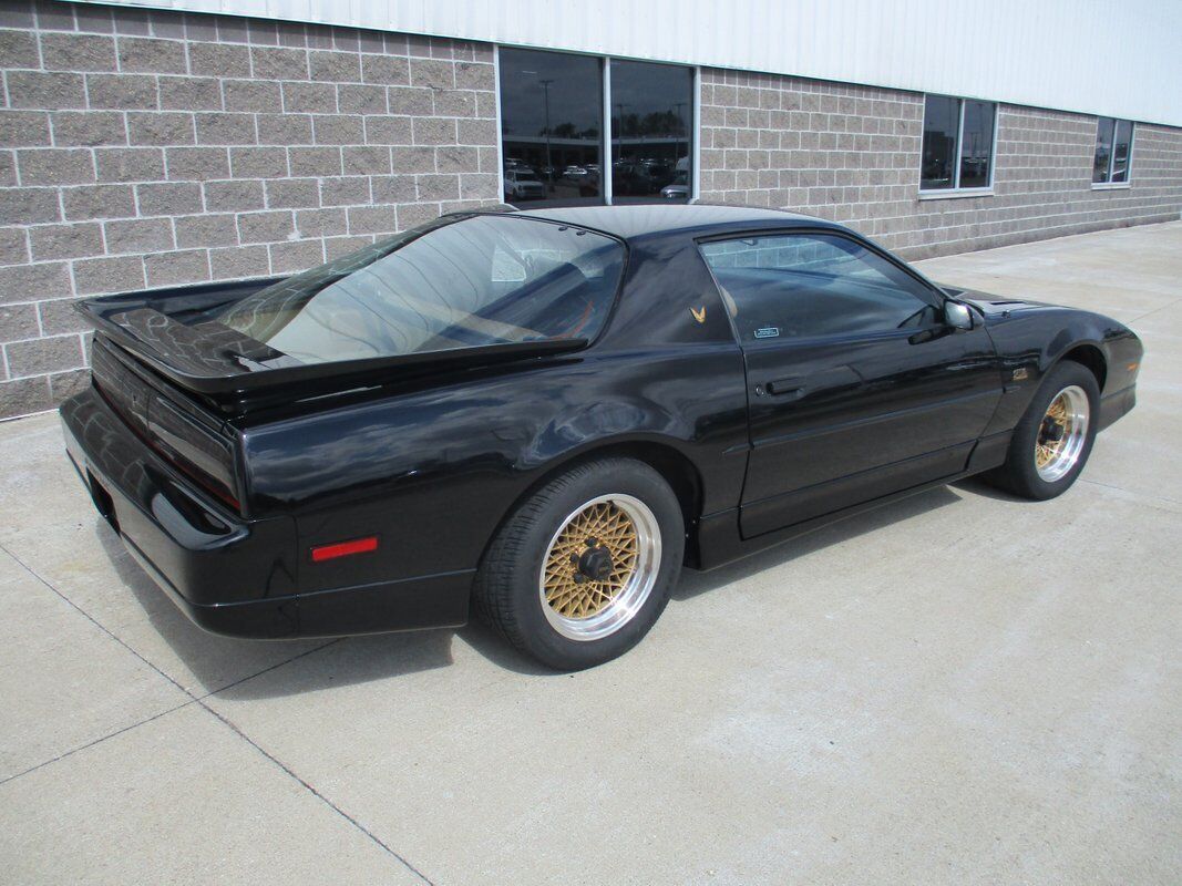 Pontiac-Trans-Am-GTA-1990-18