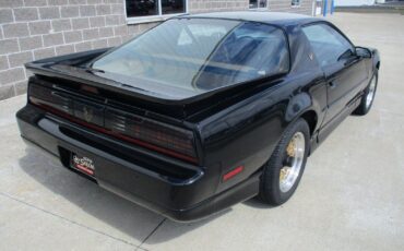 Pontiac-Trans-Am-GTA-1990-19