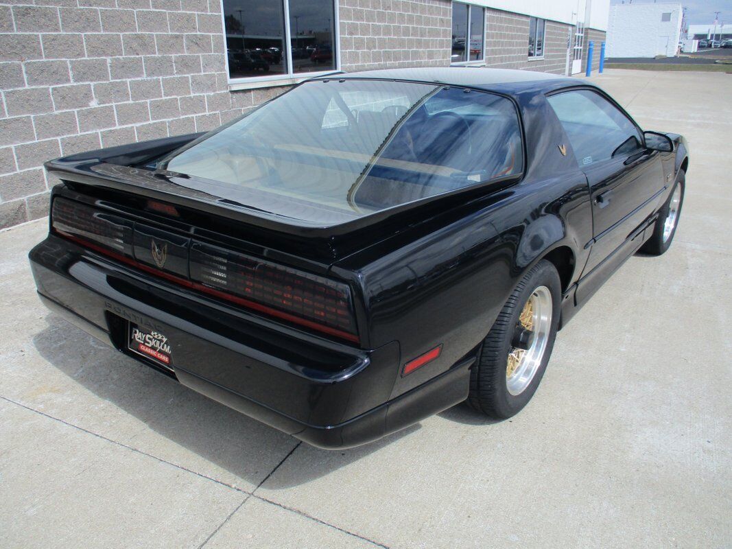 Pontiac-Trans-Am-GTA-1990-19