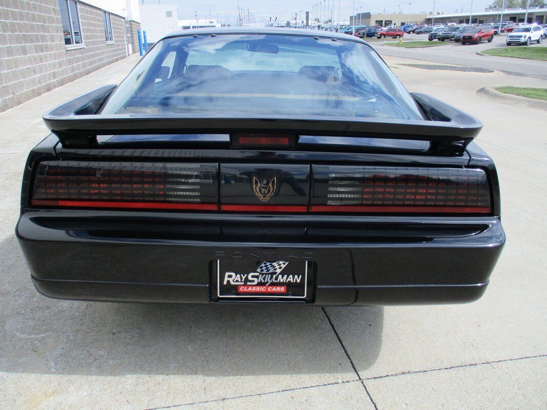 Pontiac-Trans-Am-GTA-1990-21