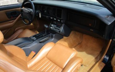 Pontiac-Trans-Am-GTA-1990-37