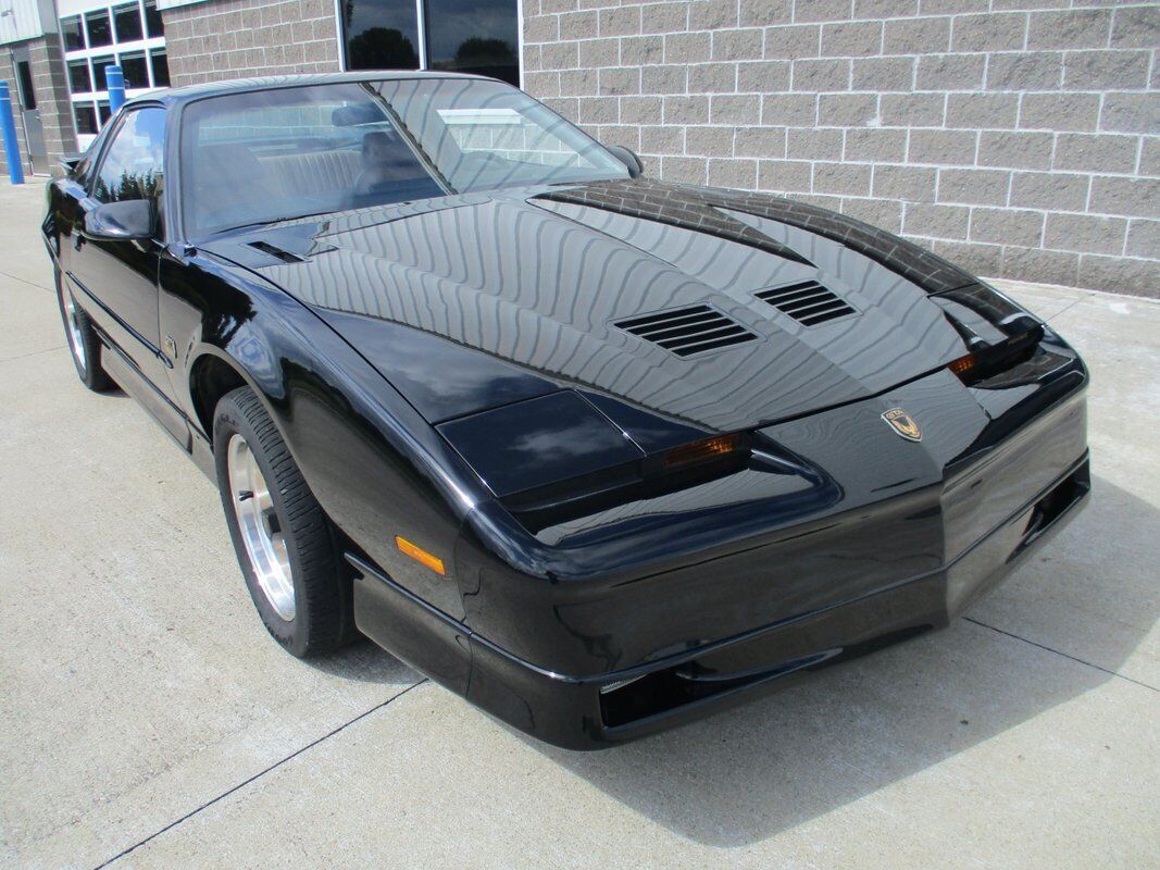 Pontiac-Trans-Am-GTA-1990-4