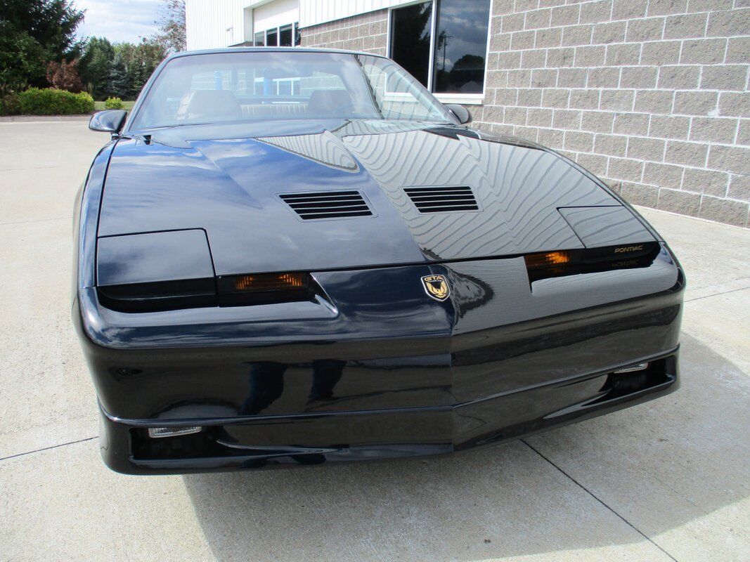 Pontiac-Trans-Am-GTA-1990-5