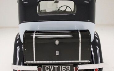 Rolls-Royce-2025-Limousine-1935-4