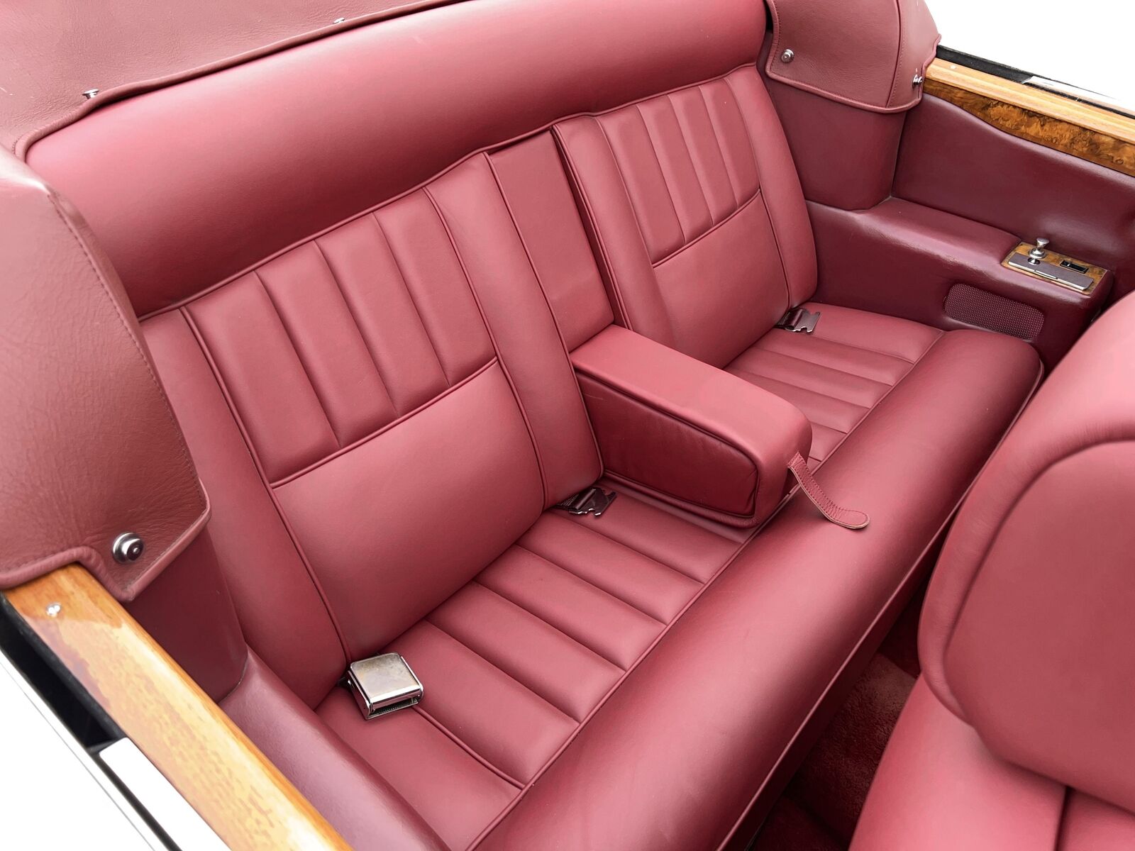 Rolls-Royce-Corniche-1971-31