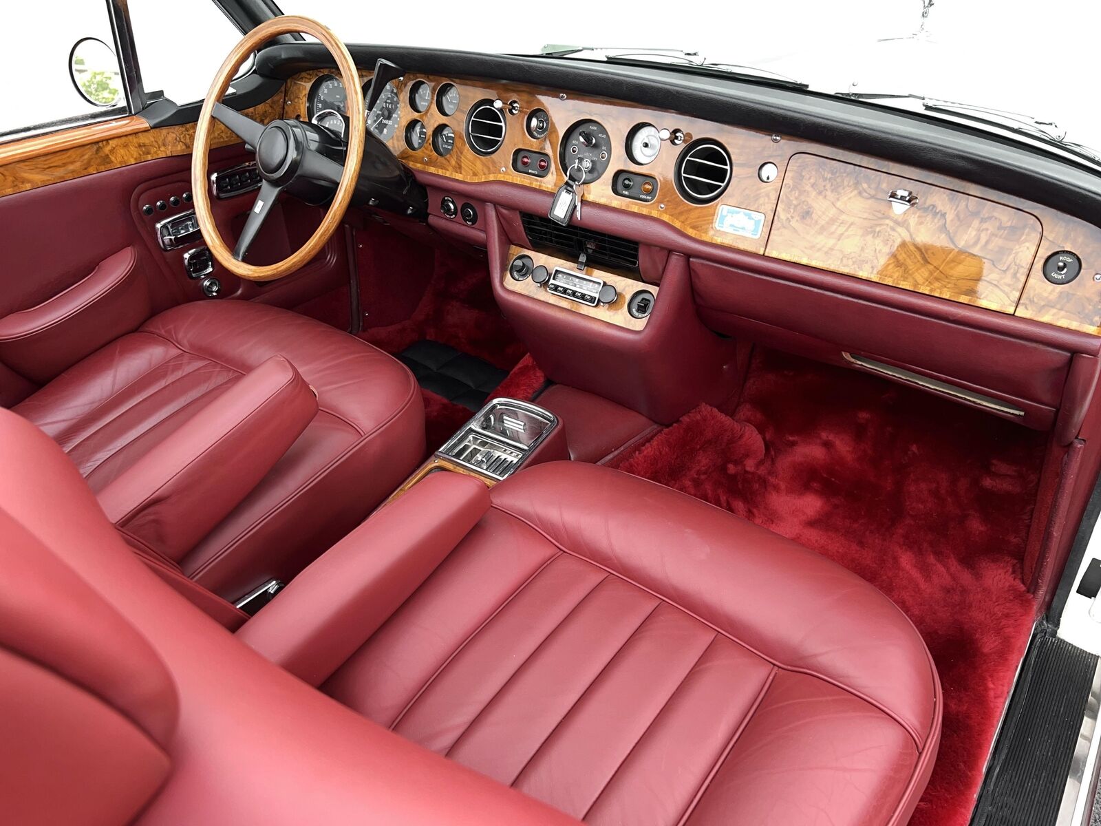 Rolls-Royce-Corniche-1971-35