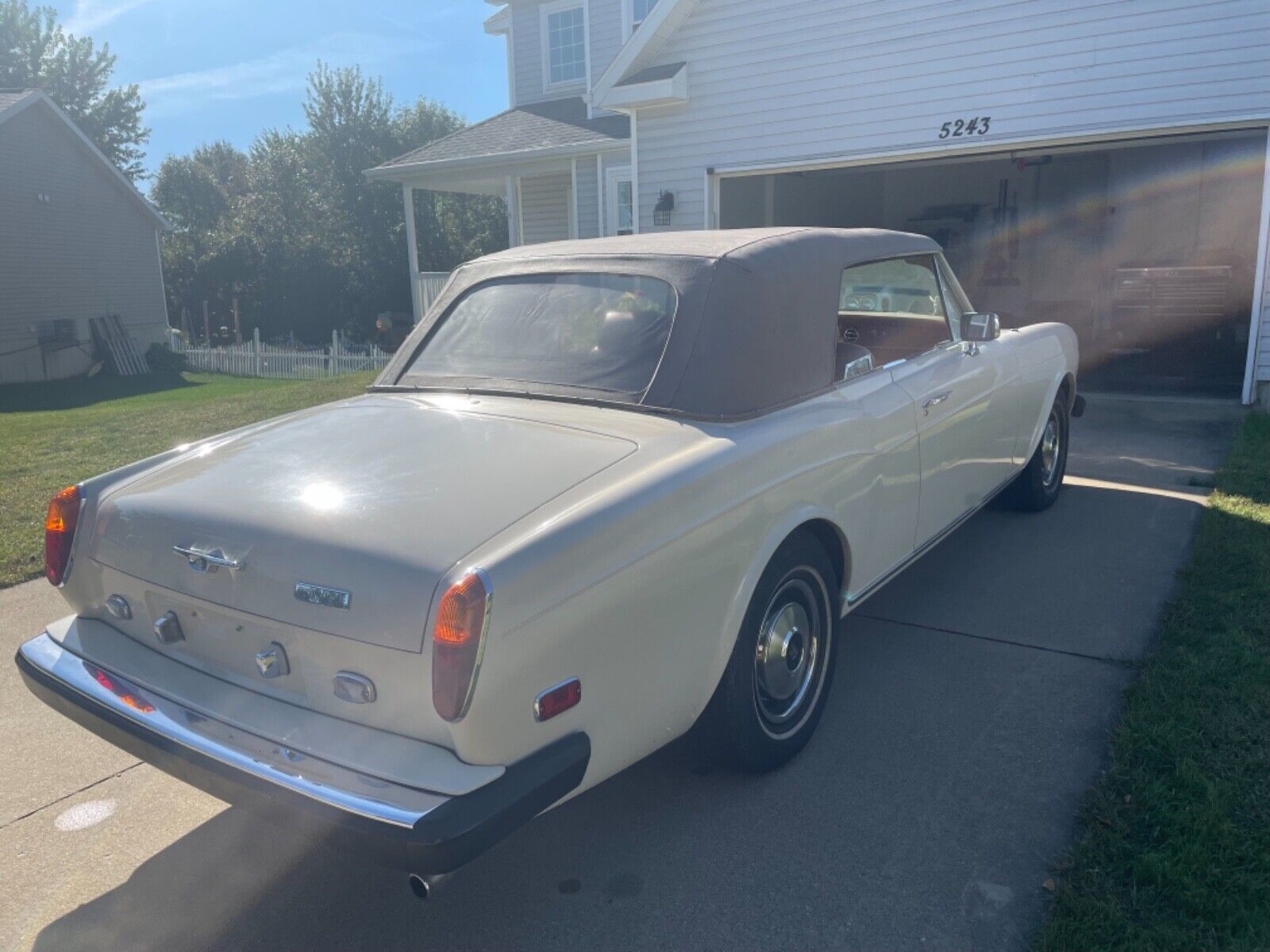 Rolls-Royce-Corniche-Cabriolet-1984-12