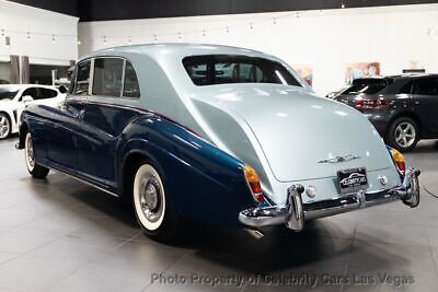 Rolls-Royce-Phantom-Berline-1962-6