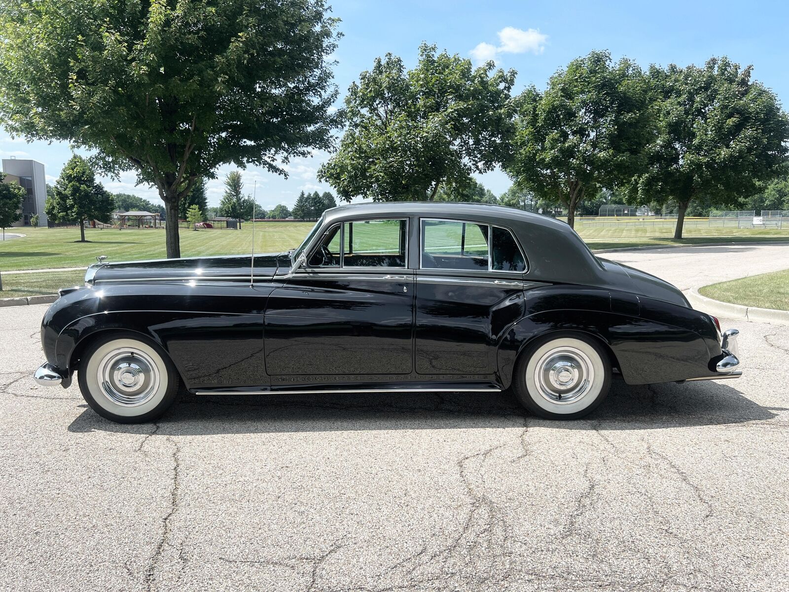 Rolls-Royce-Silver-Cloud-1958-9