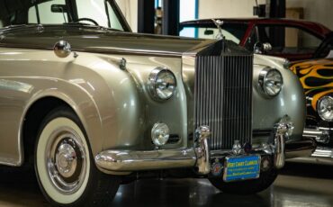 Rolls-Royce-Silver-Cloud-I-Berline-1957-11