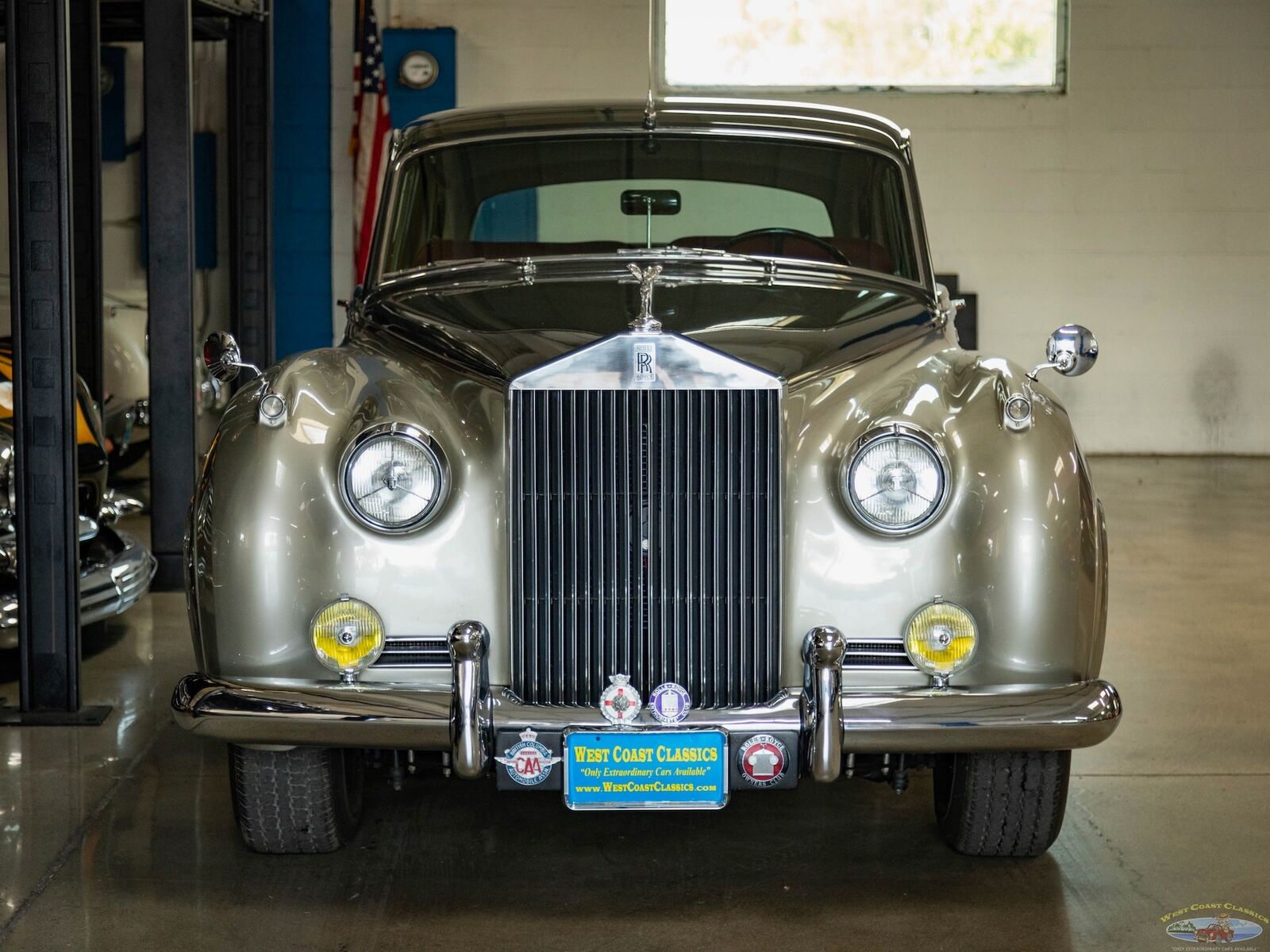 Rolls-Royce-Silver-Cloud-I-Berline-1957-12