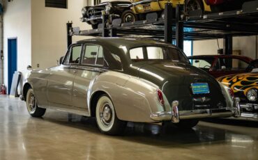 Rolls-Royce-Silver-Cloud-I-Berline-1957-20