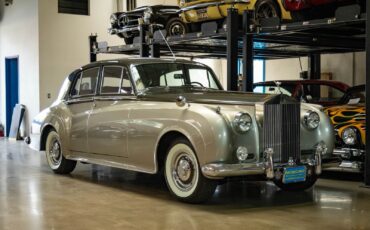 Rolls-Royce-Silver-Cloud-I-Berline-1957-9