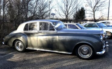 Rolls-Royce-Silver-Cloud-II-Limousine-1960-11