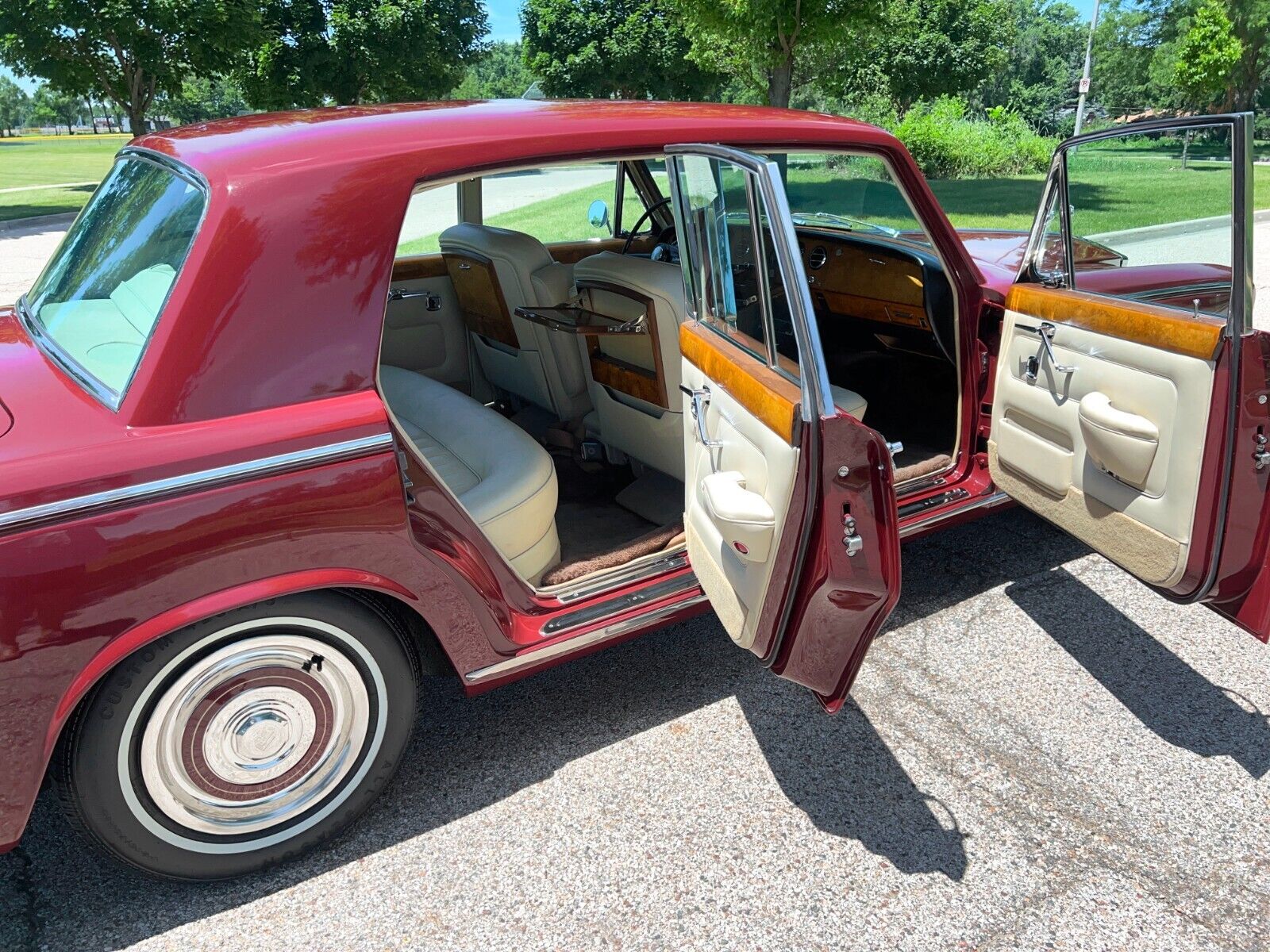 Rolls-Royce-Silver-Shadow-1966-17