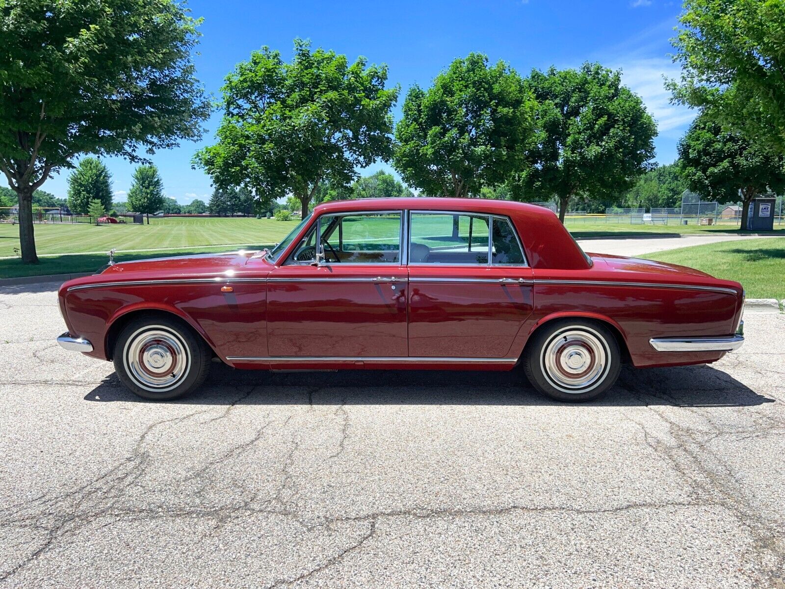 Rolls-Royce-Silver-Shadow-1966-7