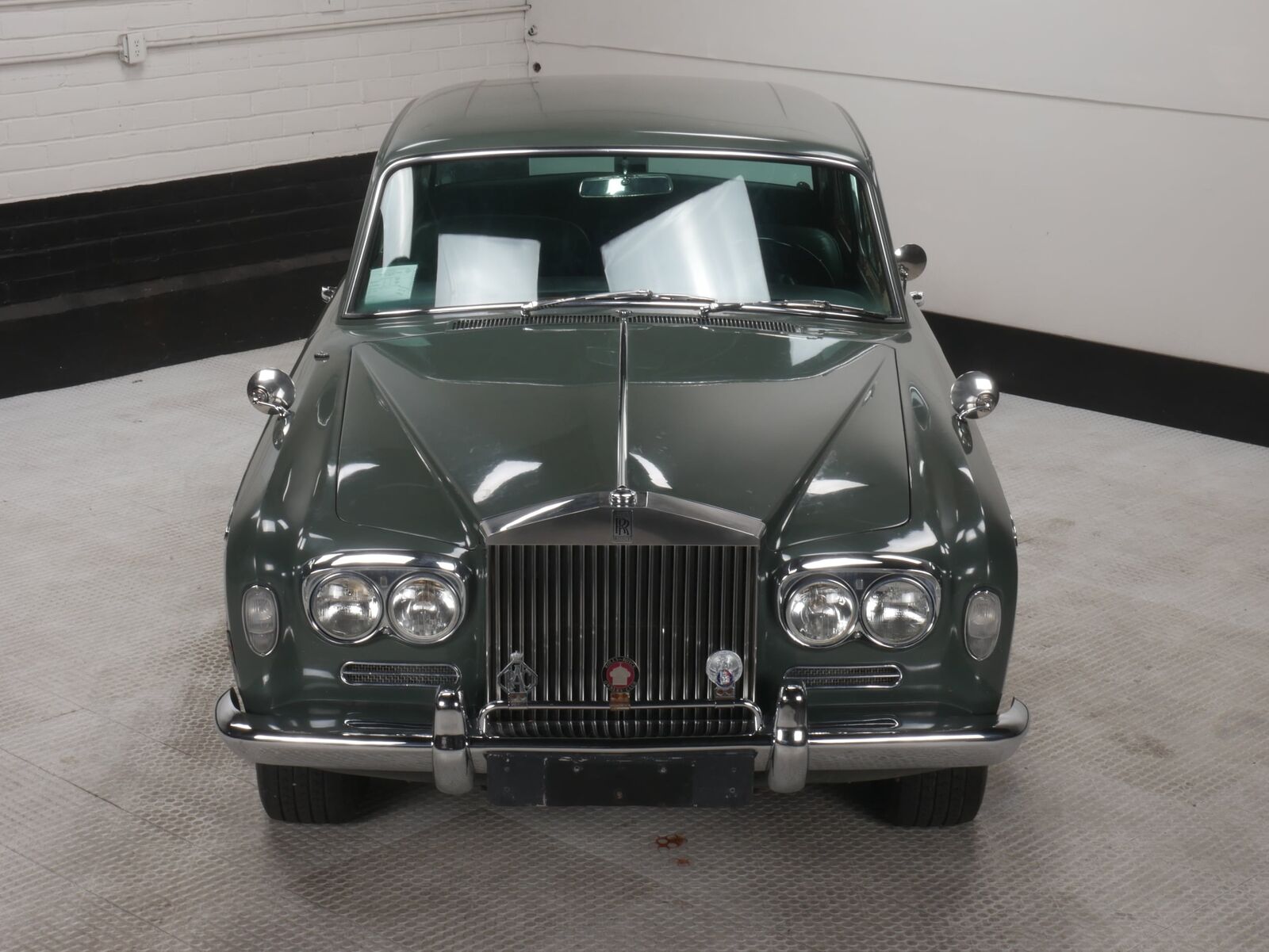 Rolls-Royce-Silver-Shadow-Berline-1967-3