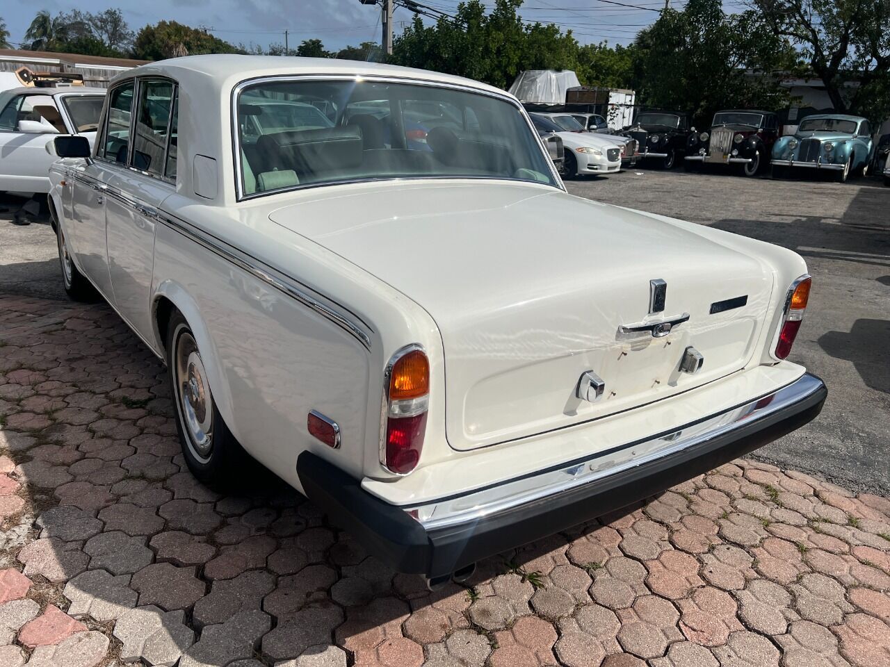 Rolls-Royce-Silver-Shadow-Berline-1978-3