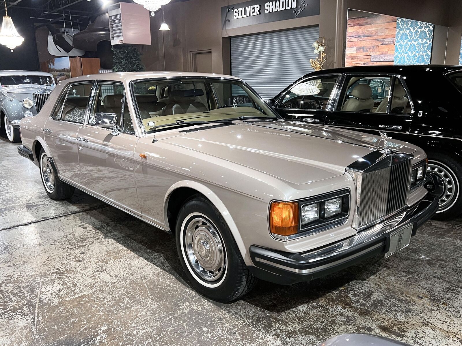 Rolls-Royce-Silver-SpiritSpurDawn-1982-1