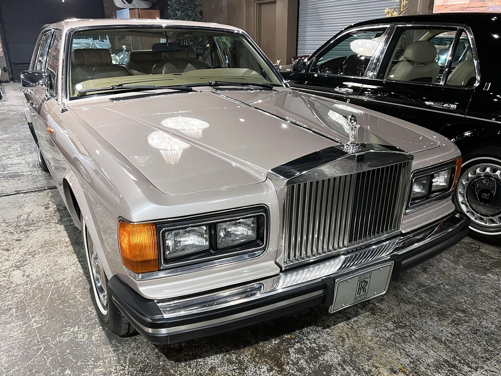 Rolls-Royce-Silver-SpiritSpurDawn-1982-2