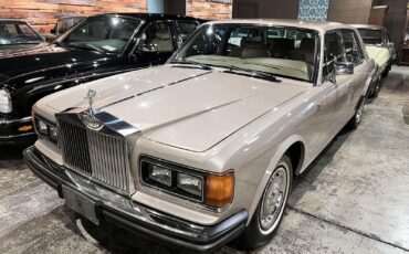 Rolls-Royce-Silver-SpiritSpurDawn-1982-4