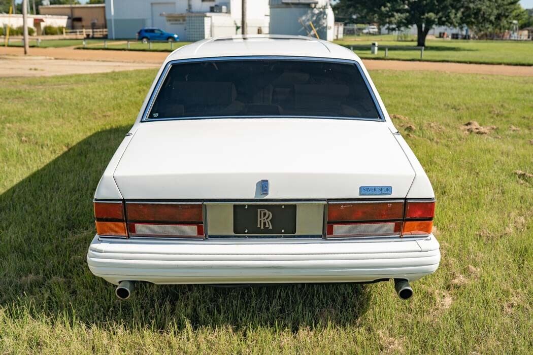 Rolls-Royce-Silver-SpiritSpurDawn-1985-7