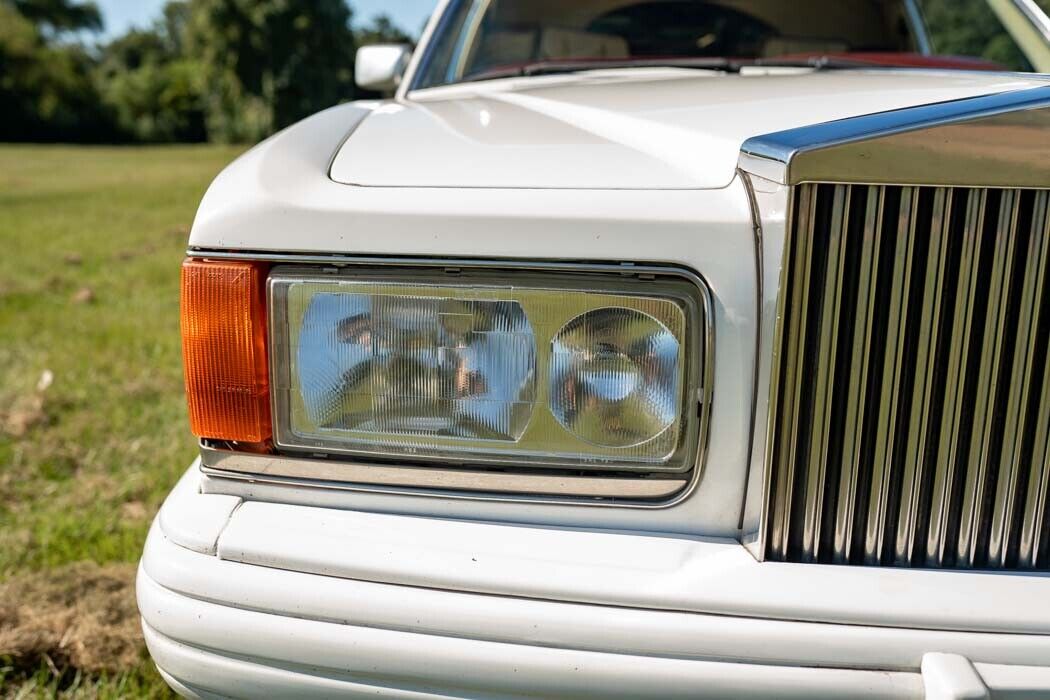 Rolls-Royce-Silver-SpiritSpurDawn-1985-9