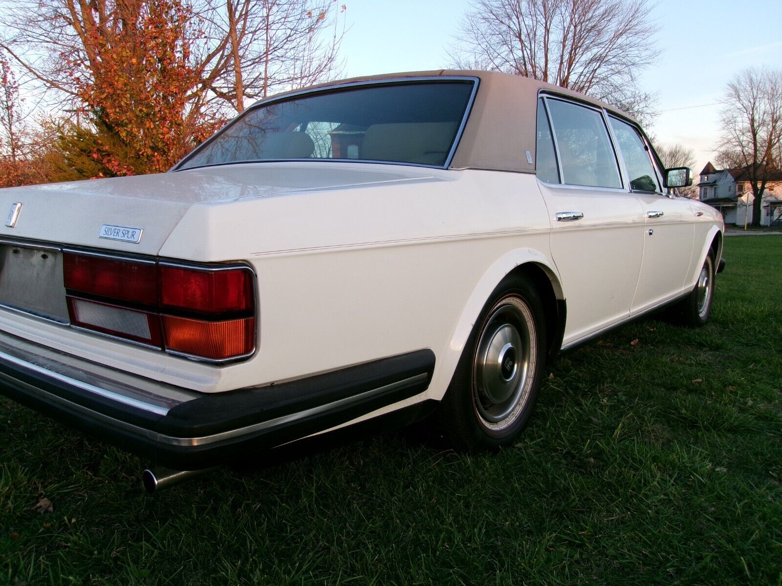 Rolls-Royce-Silver-SpiritSpurDawn-Berline-1983-31